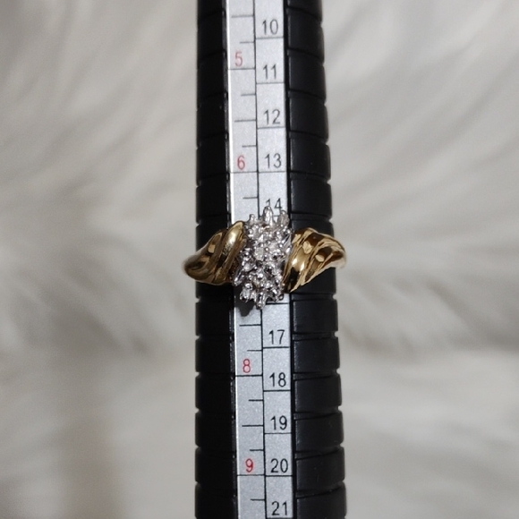 10K Yellow Gold Fine Jewelry Polished Diamond Band Ring Sz.7